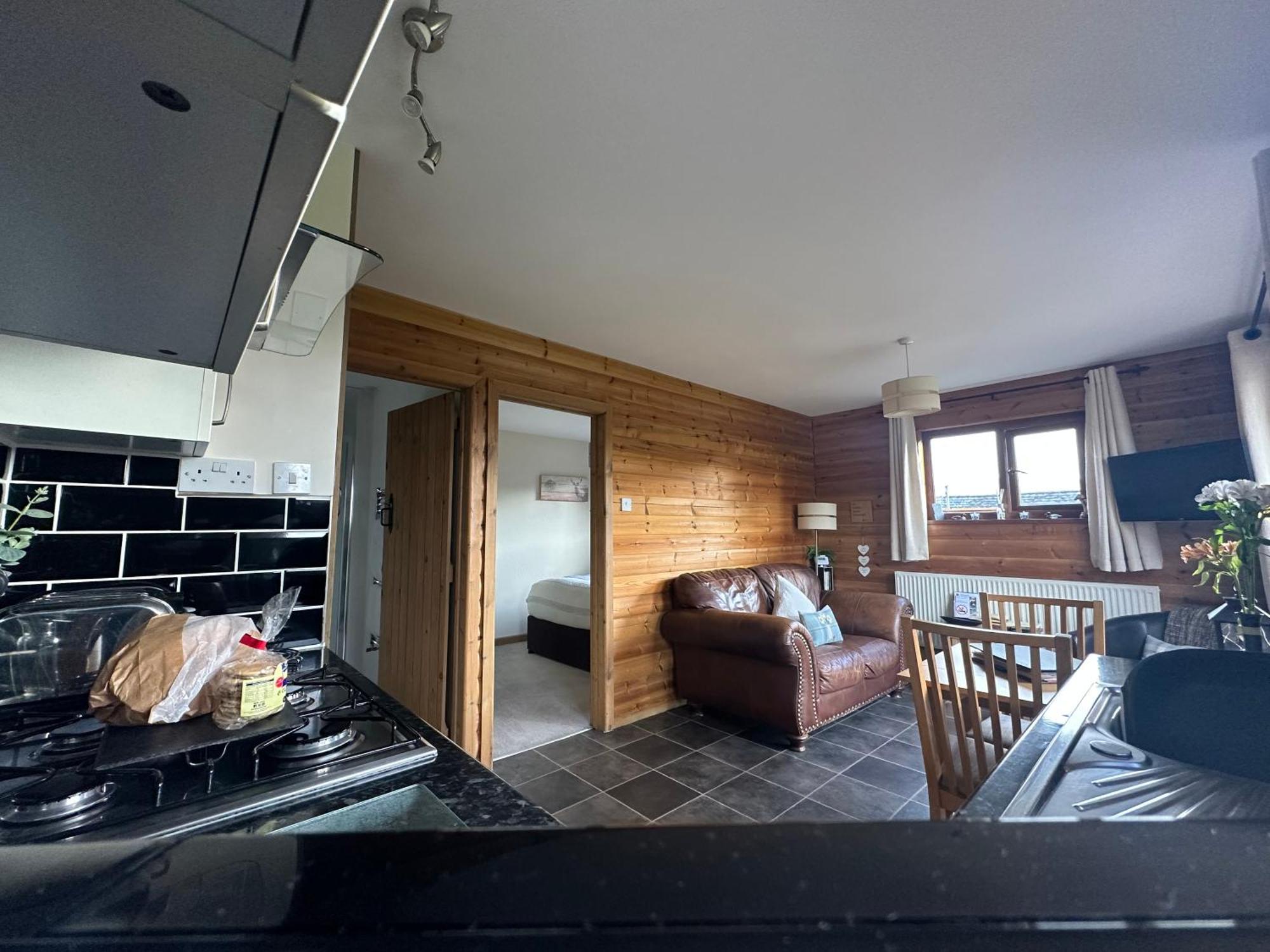 Swansea Log Cabin Pontardawe Exterior foto